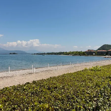 Il Professore Lakefront 마네르바 델 가르다